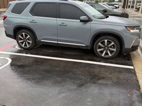 Used 2024 Honda Pilot Touring image 5