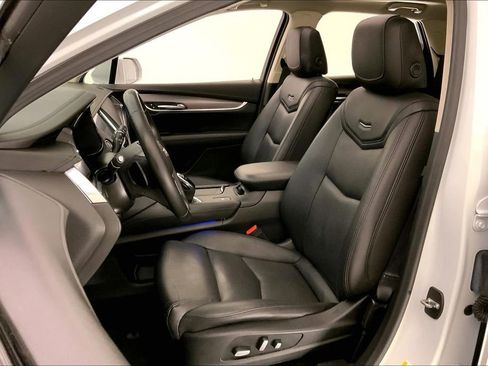 Used 2018 Cadillac XT5 Luxury w/ Driver Awareness Package image 13