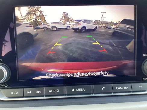 Used 2025 Nissan Rogue SV AWD/4WD image 18
