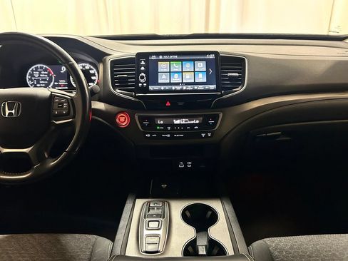 Used 2025 Honda Ridgeline Sport image 13