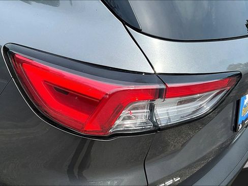 Certified 2022 Ford Escape SEL AWD/4WD image 24