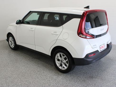 Used 2022 Kia Soul LX w/ Technology Package FWD image 9