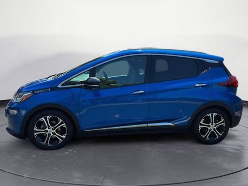 Used 2021 Chevrolet Bolt Premier w/ Infotainment Package FWD image 4