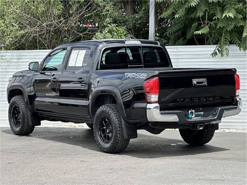 Used 2017 Toyota Tacoma TRD Off-Road w/ Tow Package (A/T) AWD/4WD image 3