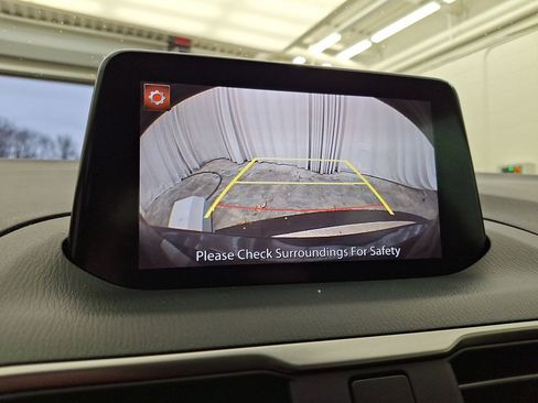 Used 2018 MAZDA MAZDA3 Sport w/ Preferred Equipment Package image 15