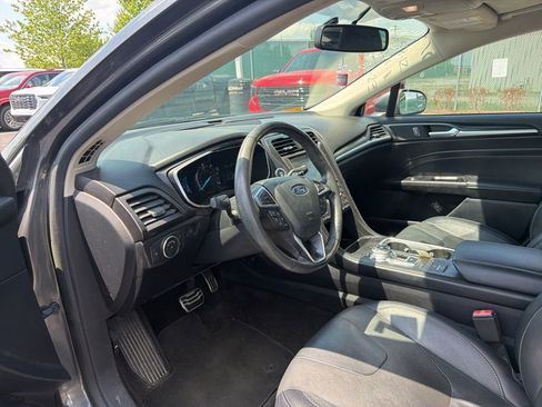 Used 2018 Ford Fusion Titanium FWD image 10