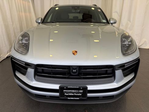 Used 2026 Porsche Macan AWD/4WD image 6