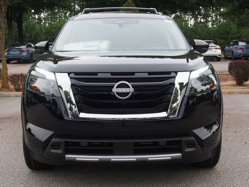 New 2025 Nissan Pathfinder Platinum w/ Cargo Package image 2