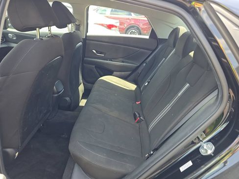 Used 2022 Hyundai Elantra SEL FWD image 13