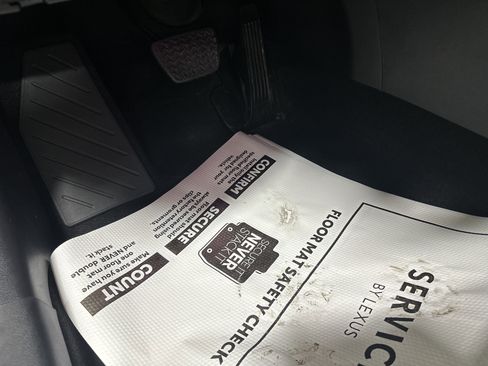 Certified 2024 Lexus RX 350 AWD w/ Convenience Package image 17