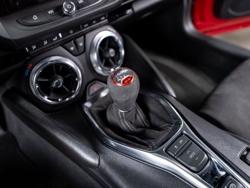 Used 2018 Chevrolet Camaro SS image 22