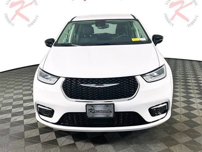 Used 2024 Chrysler Pacifica Touring-L