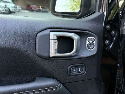 Used 2020 Jeep Wrangler Unlimited Rubicon w/ Safety Group AWD/4WD image 14