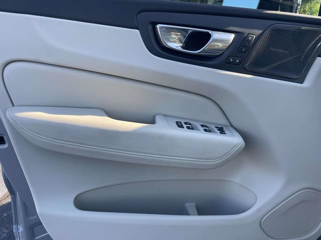 Certified 2024 Volvo XC60 B5 Plus AWD/4WD image 15