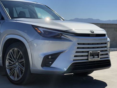 New 2025 Lexus TX 550h AWD Plug-In Hybrid image 3