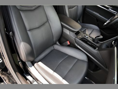 Certified 2023 Cadillac XT6 Premium Luxury w/ Technology Package FWD image 32