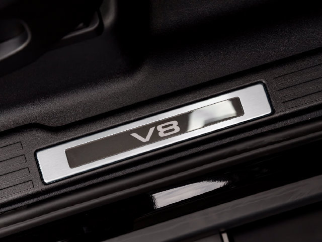 New 2026 Land Rover Defender 90 V8 AWD/4WD image 37