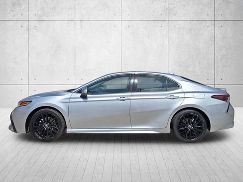 Used 2024 Toyota Camry XSE FWD image 8