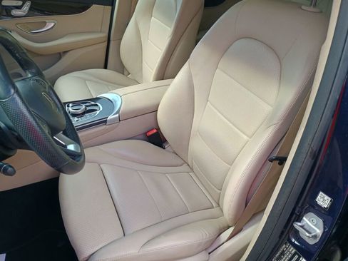 Used 2017 Mercedes-Benz GLC 300 4MATIC image 5