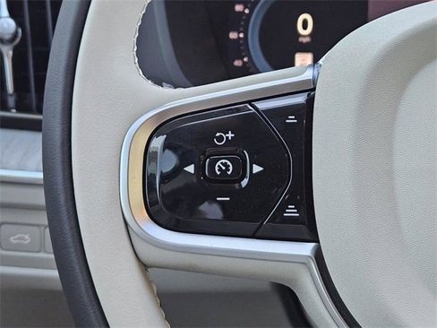 Used 2025 Volvo XC60 T8 Ultra w/ Protection Package Premier image 30