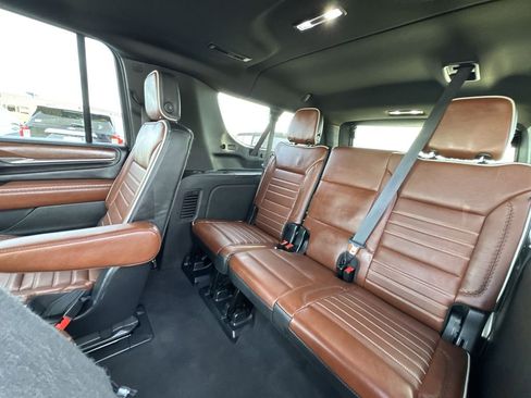 Used 2023 GMC Yukon XL Denali Ultimate w/ LPO, Floor Liner Package AWD/4WD image 24