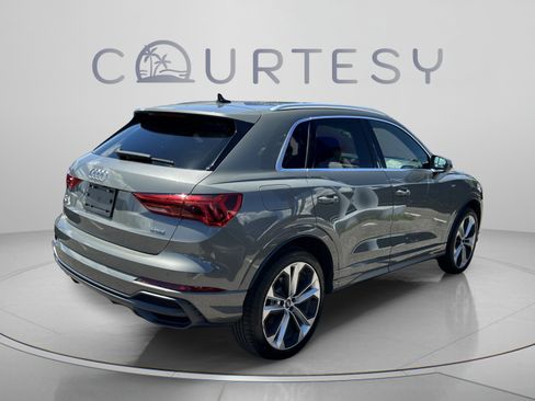 Used 2019 Audi Q3 2.0T Premium Plus w/ Premium Plus Package AWD/4WD image 5