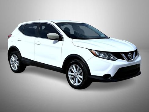 Used 2017 Nissan Rogue Sport S w/ S Appearance Package image 3