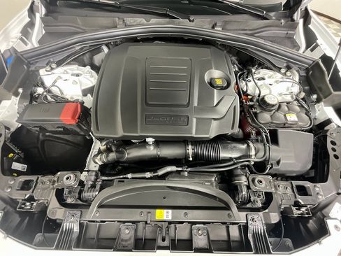 Used 2025 Jaguar F-PACE R-Dynamic S image 29