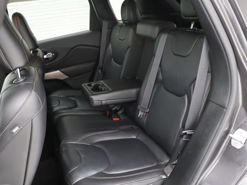 Used 2017 Jeep Cherokee Latitude w/ True North Edition image 12