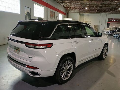 Used 2022 Jeep Grand Cherokee Summit 4xe image 5