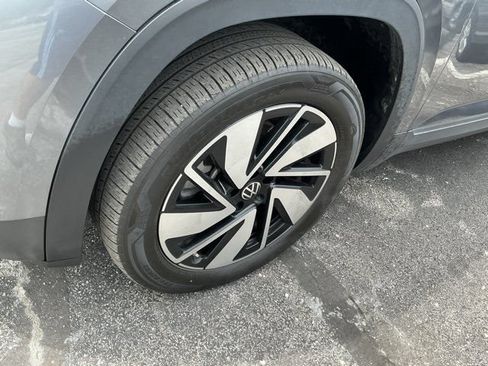 Used 2025 Volkswagen Atlas SE AWD/4WD image 17