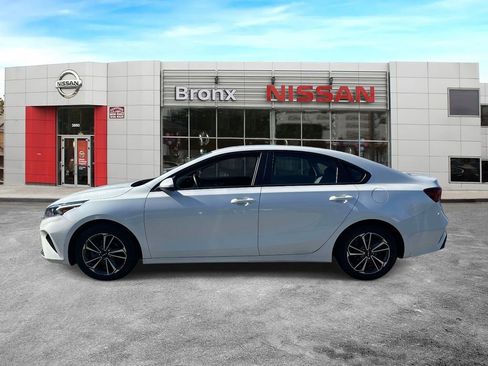 Used 2022 Kia Forte LXS image 8