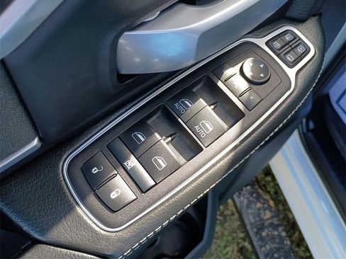 Used 2024 RAM 3500 Big Horn w/ Night Edition image 19