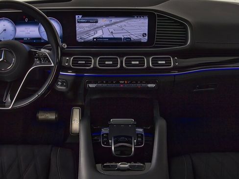 Used 2024 Mercedes-Benz Maybach GLS 600 4MATIC image 23