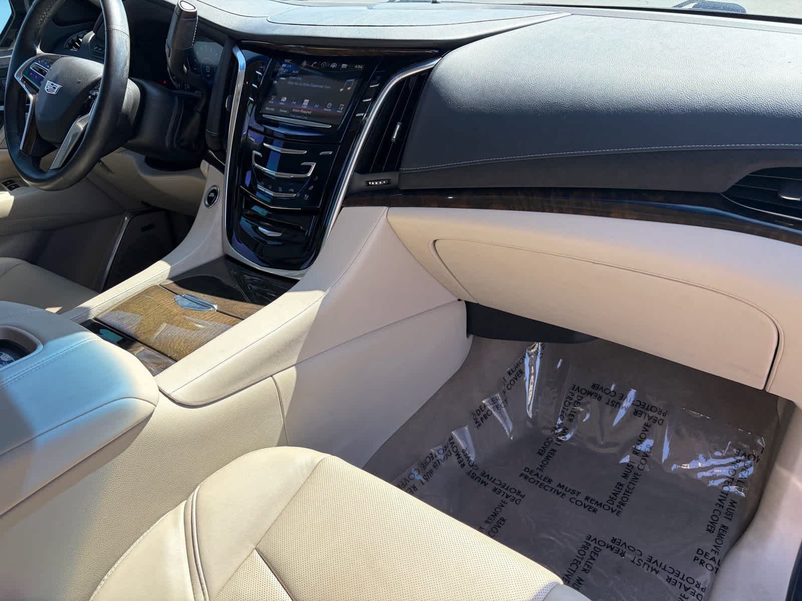 Used 2018 Cadillac Escalade Premium Luxury AWD/4WD image 26