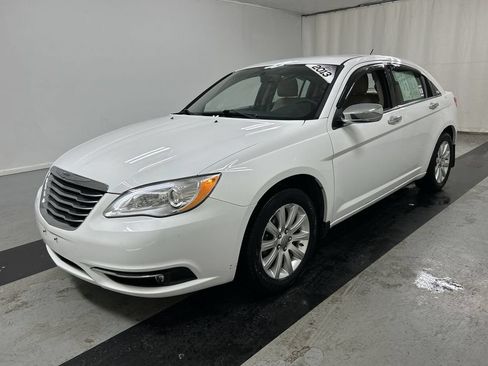 Used 2013 Chrysler 200 Limited FWD image 5