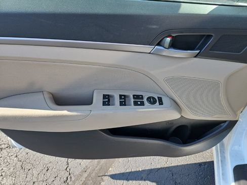 Used 2017 Hyundai Elantra Value Edition w/ Cargo Package FWD image 13