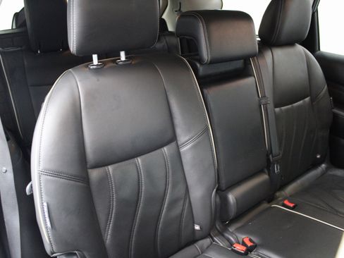 Used 2019 INFINITI QX60 Luxe w/ Essential Package image 28