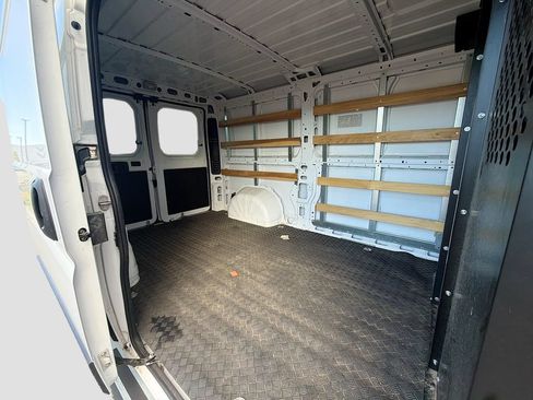 Used 2025 RAM ProMaster 2500 w/ U-Haul Equipment Group FWD image 23