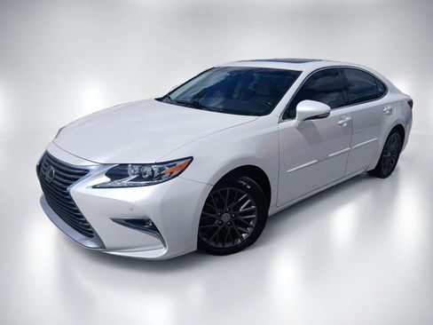 Used 2018 Lexus ES 350 w/ Premier Package FWD image 2
