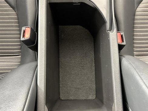 Used 2019 Toyota Camry SE image 29