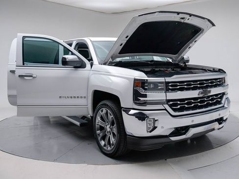 Used 2018 Chevrolet Silverado 1500 LTZ w/ LTZ Plus Package image 15