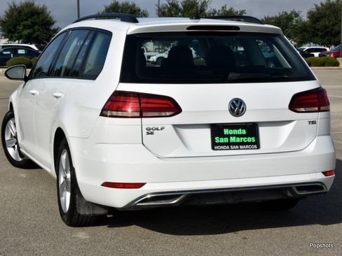 Used 2018 Volkswagen Golf SE image 4
