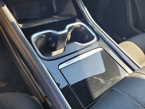 Used 2024 Chevrolet Traverse LT FWD image 22