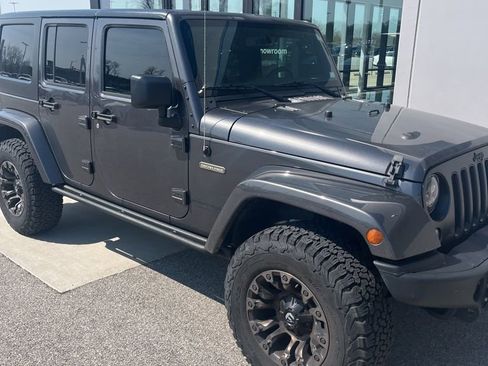 Used 2018 Jeep Wrangler Unlimited Sport image 3