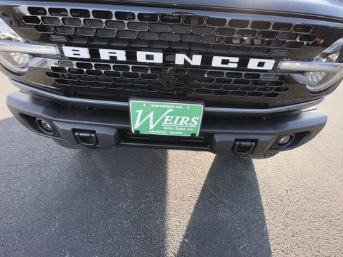 Used 2023 Ford Bronco Wildtrak image 36