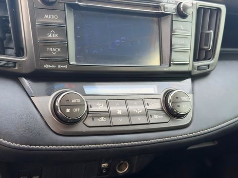 Used 2013 Toyota RAV4 XLE image 27