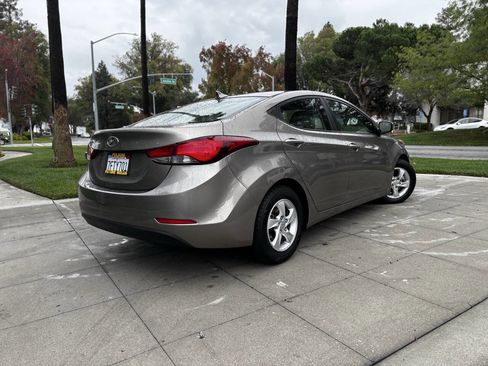 Used 2015 Hyundai Elantra SE image 1