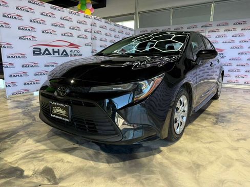 Used 2025 Toyota Corolla LE FWD image 2
