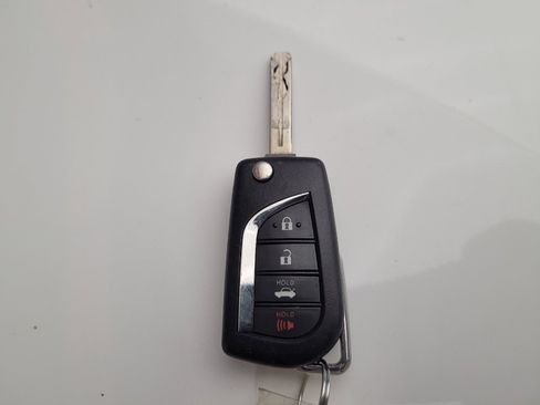 Used 2022 Toyota Corolla LE image 32